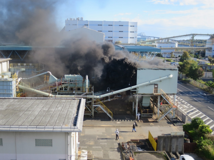 粗大ごみ破砕処理施設の火災状況