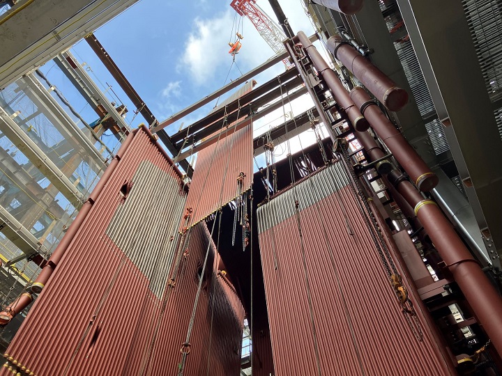 江戸川清掃工場建替工事近景写真(令和7年8月19日)
